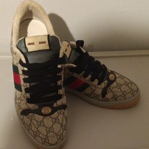 Gucci Men's Beige and Black Patterned Sneakers